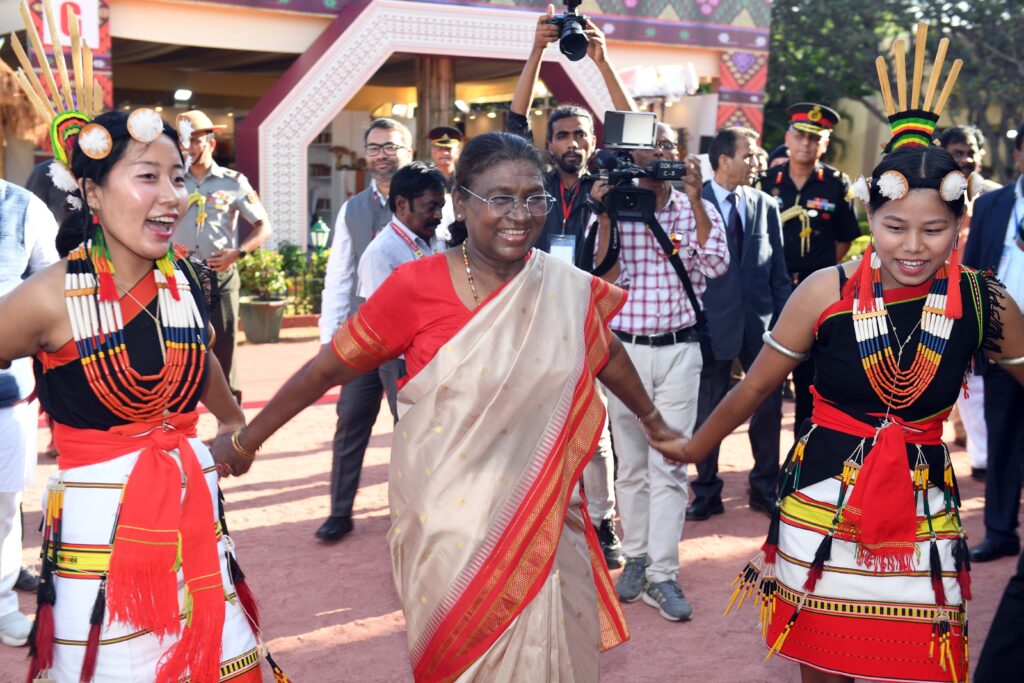 राष्ट्रपती द्रौपदी मुर्मू यांच्या हस्ते राष्ट्रपती निलायम येथे भारतीय कला महोत्सवाचे उद्घाटन