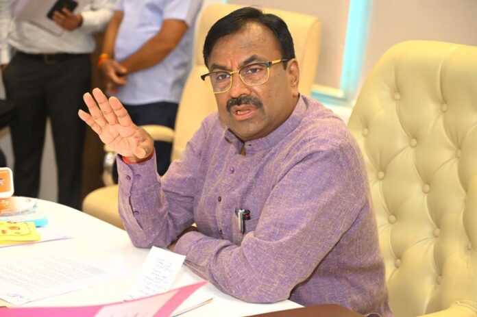 शबरी घरकुल योजनेचे शहरी भागातील लक्ष्यांक लवकर ठरवावेत – सुधीर मुनगंटीवार