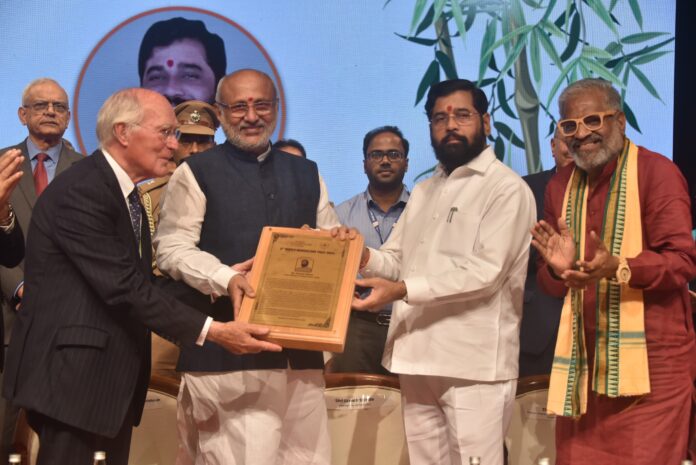 मुख्यमंत्री एकनाथ शिंदे यांचा जागतिक कृषी पुरस्काराने गौरव