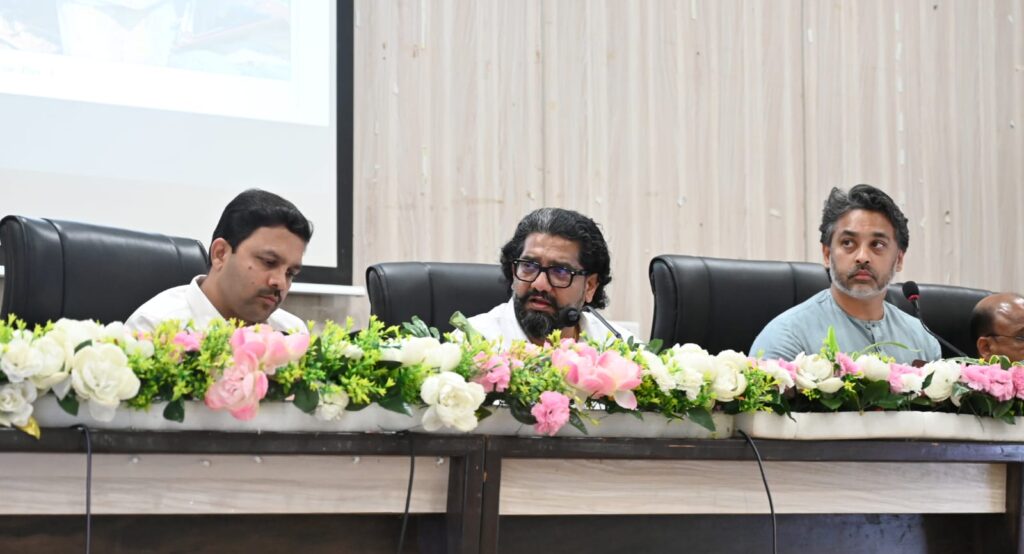 गुणवत्तापूर्ण कामे करण्याला प्राधान्य द्यावे – सार्वजनिक बांधकाम मंत्री शिवेंद्रसिंहराजे भोसले